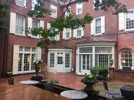 Morris House Hotel - Courtyard Garden - Hotel - Philadelphia, PA - Hero Gallery 2