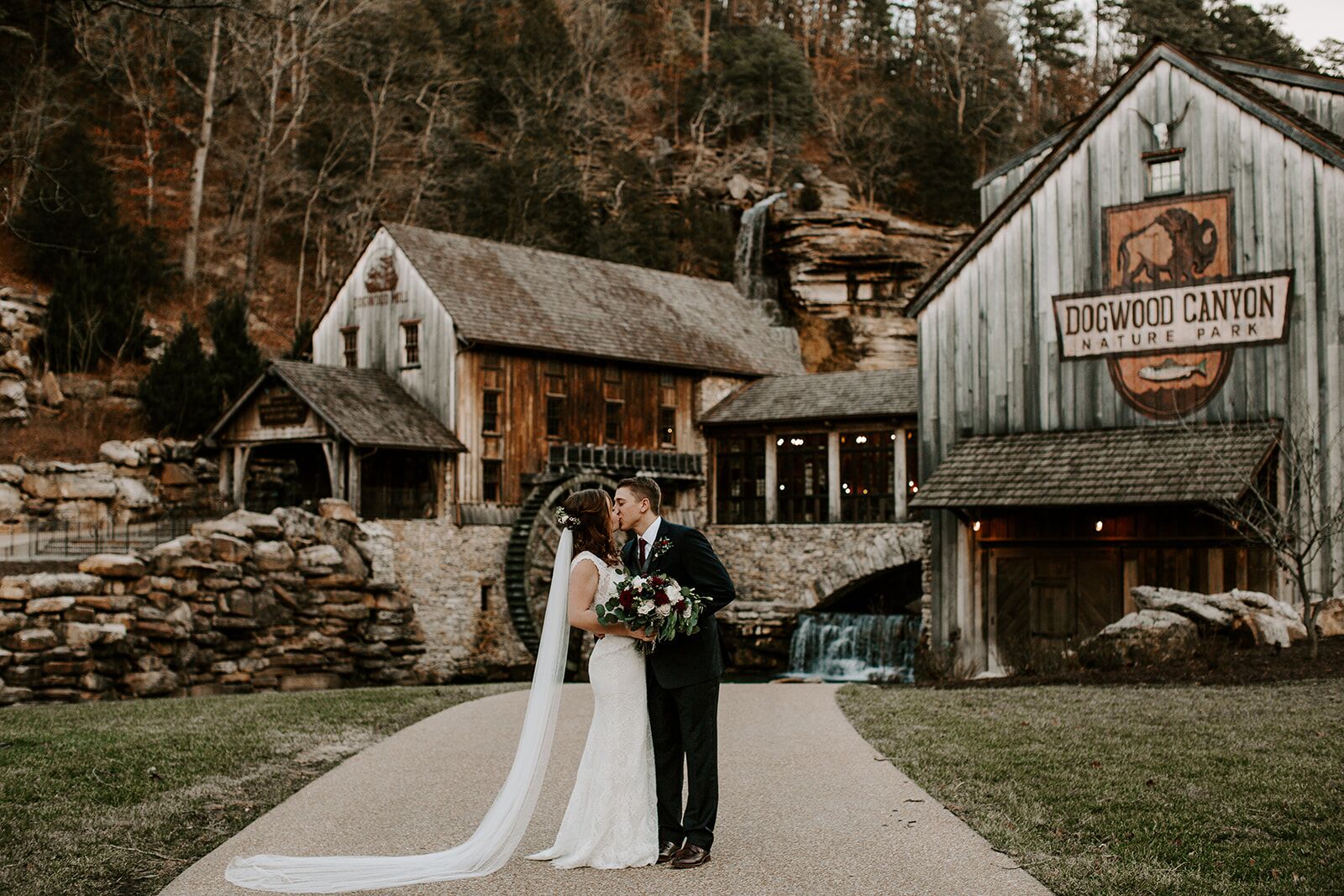 Dogwood Canyon Nature Preserve Ceremony Venues Lampe Mo