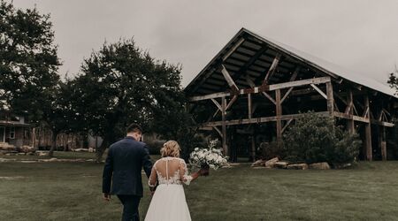 Erin + Kyle's Intimate December Wedding — KENTUCKY BRIDE MAGAZINE