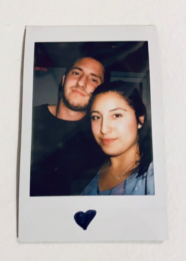 1 Year Dating Anniversary.***

Primer año de aniversario.