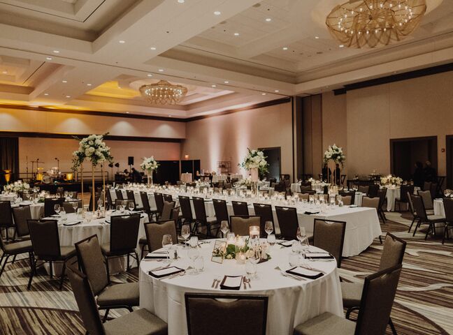 Omaha Marriott Downtown at the Capitol District | Reception Venues ...