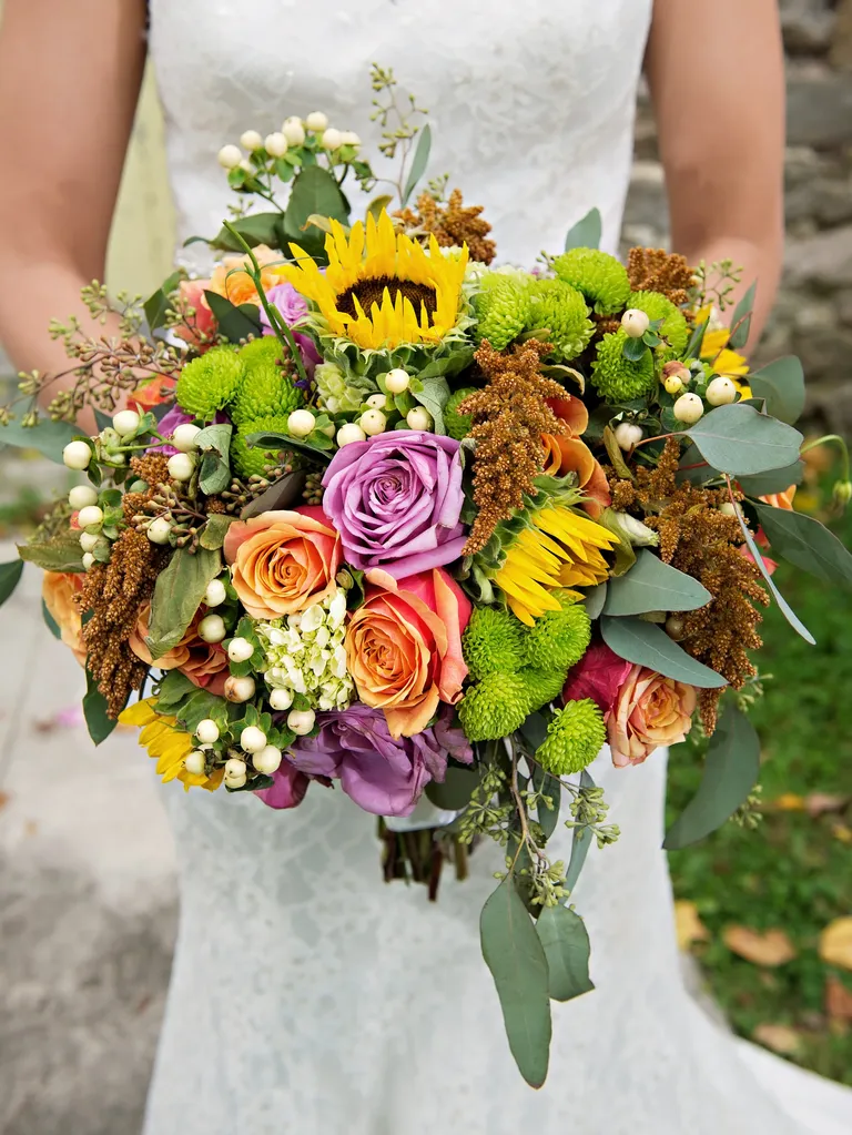 24 Sunflower Wedding Bouquet Ideas for a Pop of Color