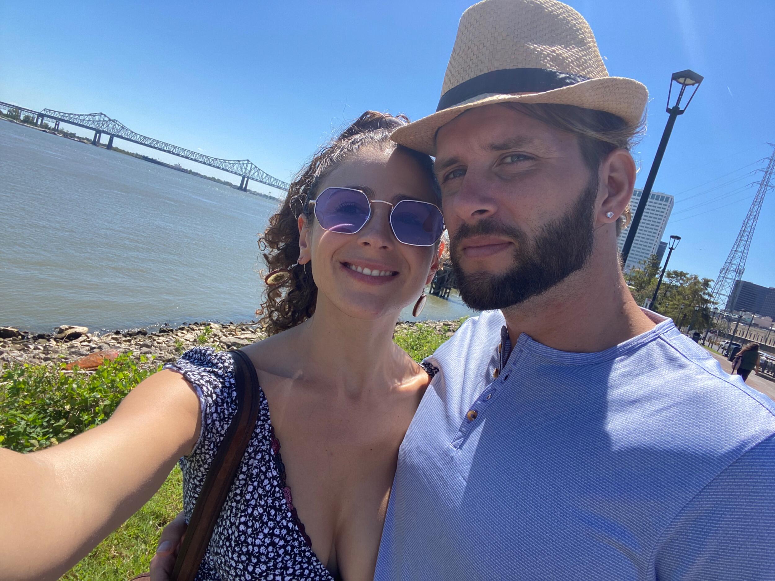 One month into dating Jenna and Chris take their first of many trips to the mainland. 