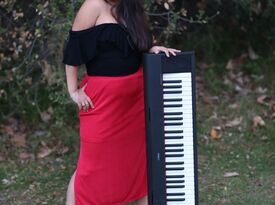 Monica Larrea - Singing Pianist - San Diego, CA - Hero Gallery 3