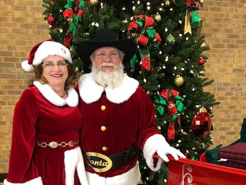 Santa Bill and Mrs. Claus - Santa Claus - Houston, TX - Hero Main