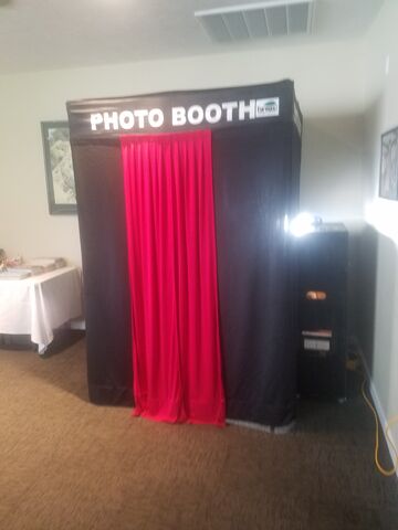 Big Bill Entertainment - Photo Booth - Riverside, RI - Hero Main