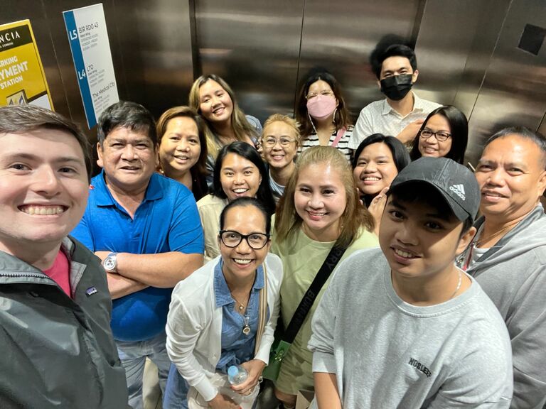 Alec visits the Philippines for the first time and meets Liz's family