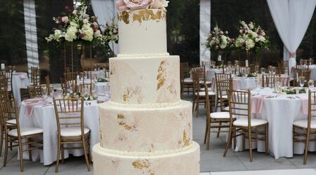 QTCinderella on X: Some of y'all didn't know I used to make wedding cakes  for a living and I miss it all the time. But here are a few of my favorites