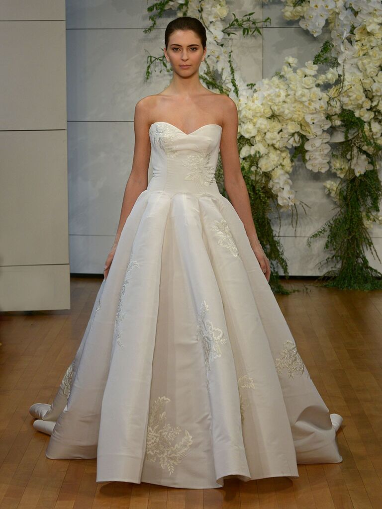 Monique Lhuillier Spring 2018 Collection: Bridal Fashion Week Photos