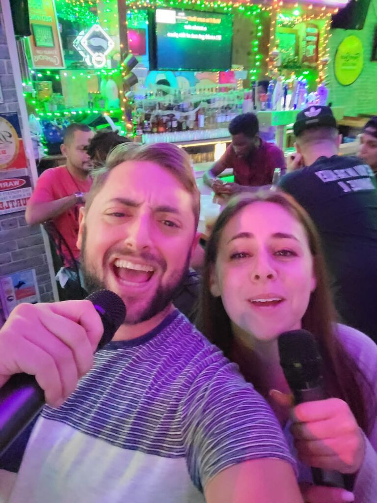 karaoke date in chicago