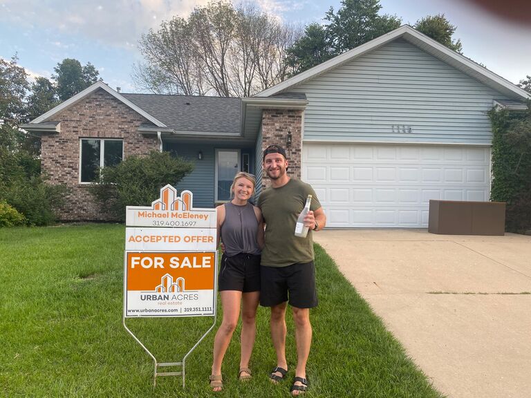 Ashley and Ryan bought a house in North Liberty! Located conveniently 4 house down from Ashley's sister and brother-in-law.