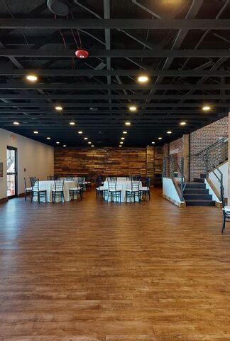 Mississippi River Distilling Company Celebration Center - Venue - Le Claire,  IA - WeddingWire