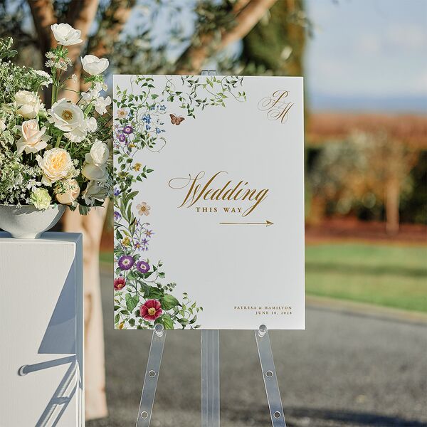 Opulent Garden Standard Direction Sign Medium Scottish Green Standard Indoor Foam Core M Direction