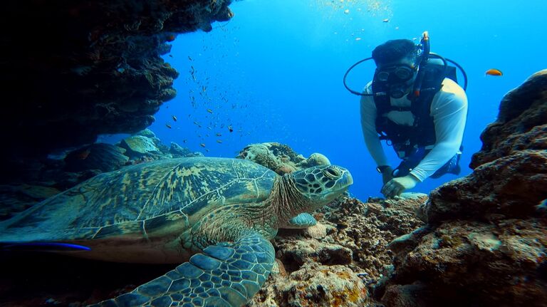 Aakash gets Open Water & Advanced scuba certified!!