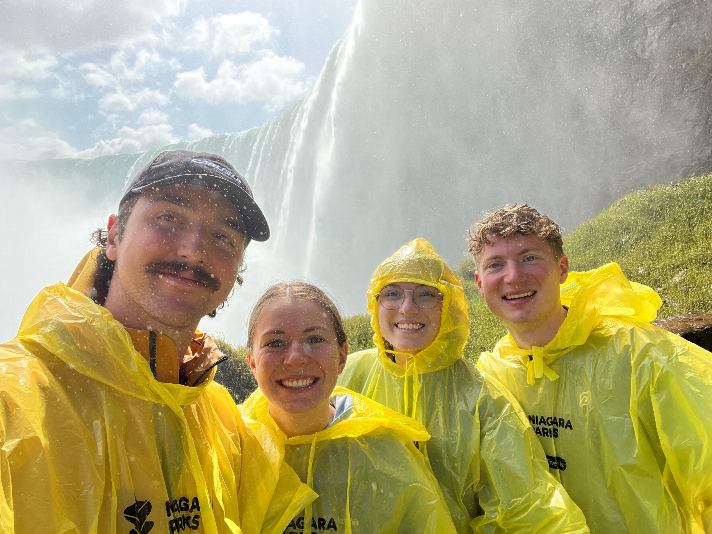 Family trip! Knocking Niagara Falls off the bucket list with Darian and Hunter was a highlight of the year! 
