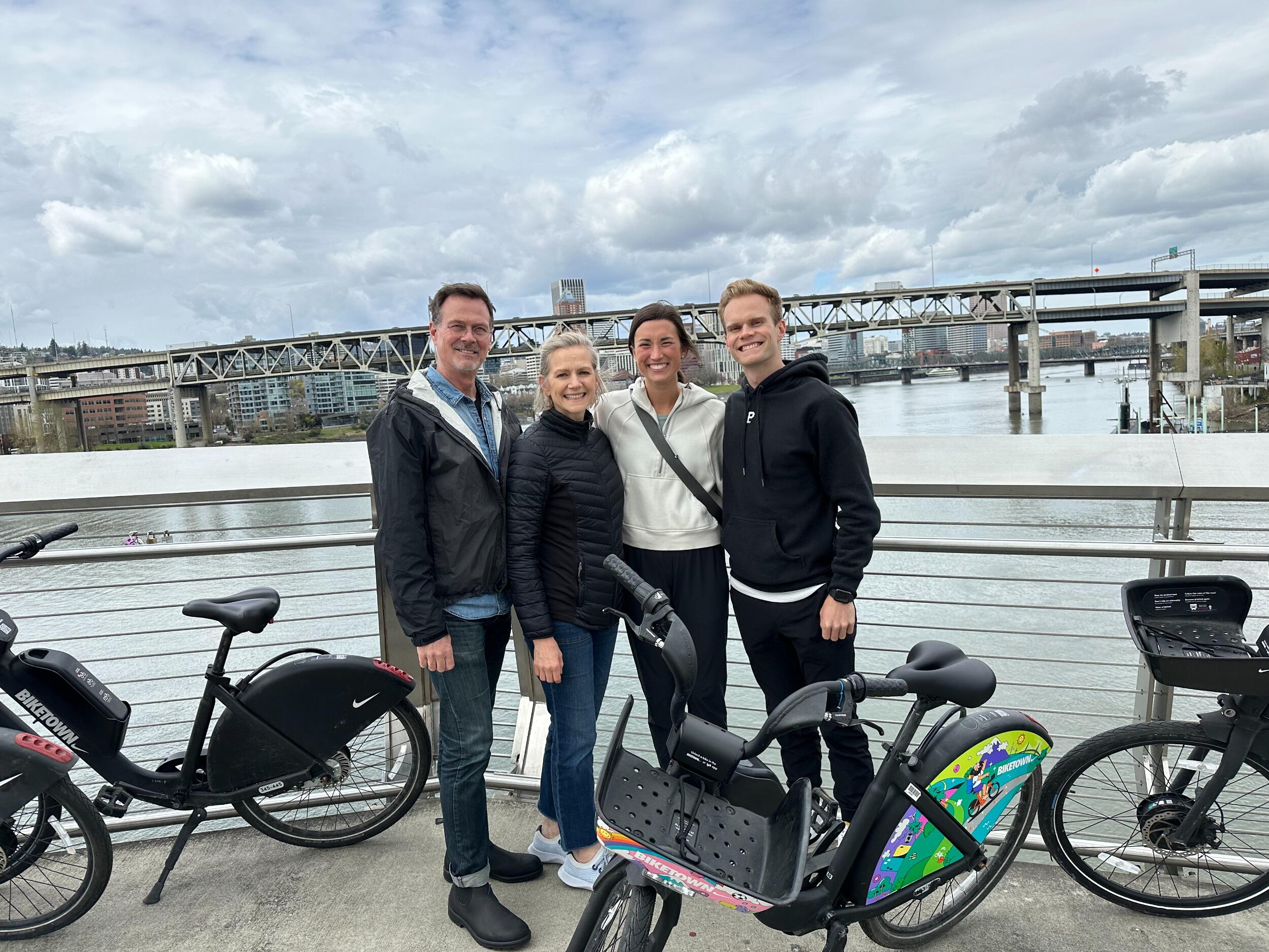 We visited Sam's hometown of Portland, Oregon for Emily's first time! We spent lots of time with the amazing Davis family!
